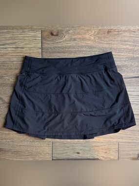 Lululemon black pace rival skirt. Womens size 8. Like new